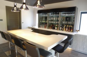 Luxurious bar area with Italian seating by Peressini Casa