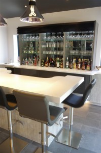 Luxurious bar area with Italian seating by Peressini Casa