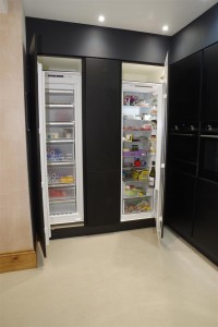 Siemens, iQ500, Compact45 Microwave Combination Oven, LCD lightConrrol, 3-in-1 / Siemens, iQ500, Single Oven - activeClean, Multifunction, 9 functions, LCD, Siemens, iQ300, 177X54 built in fridge, Fresh Box, LED Light, 7 glass shelves